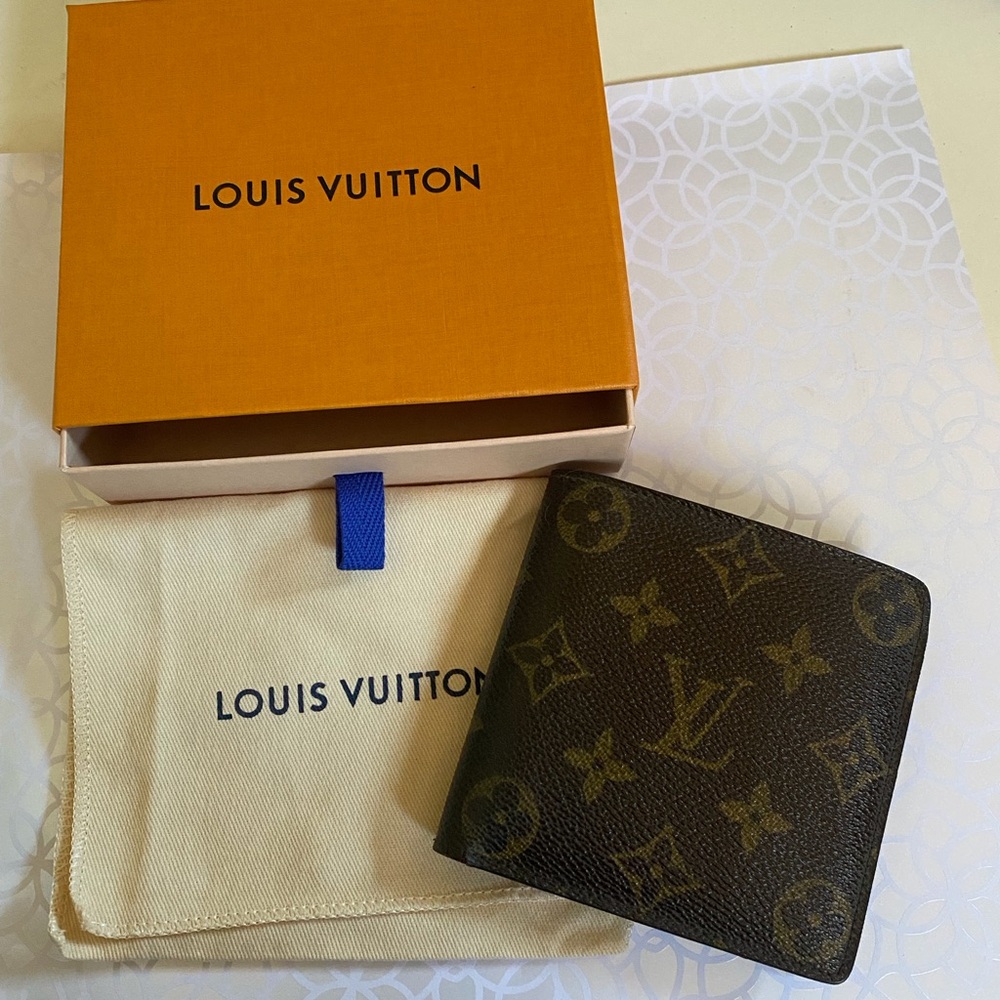 Louis Vuitton Monogram Bifold Men’s Wallet